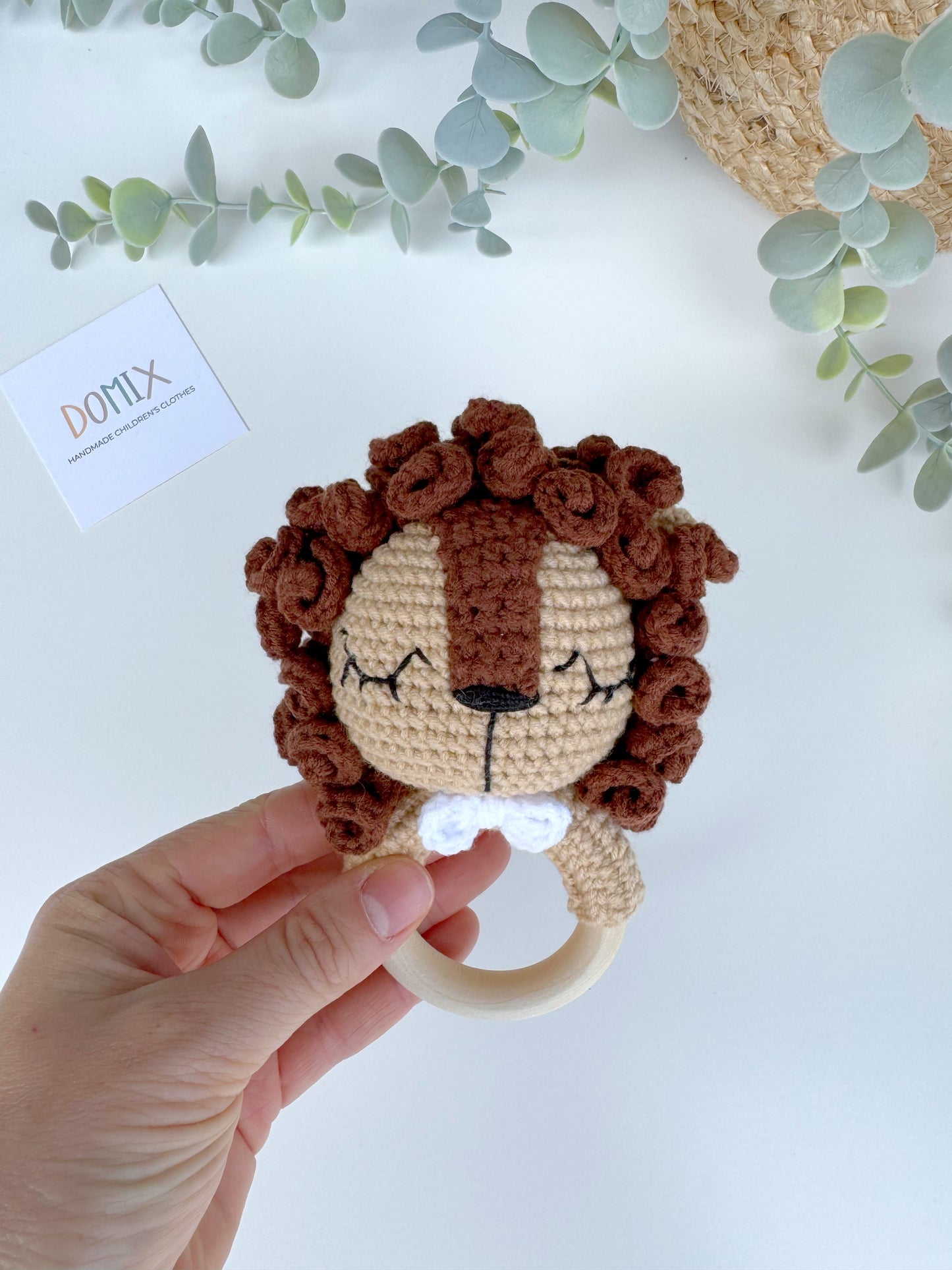 Cotton rattle lion