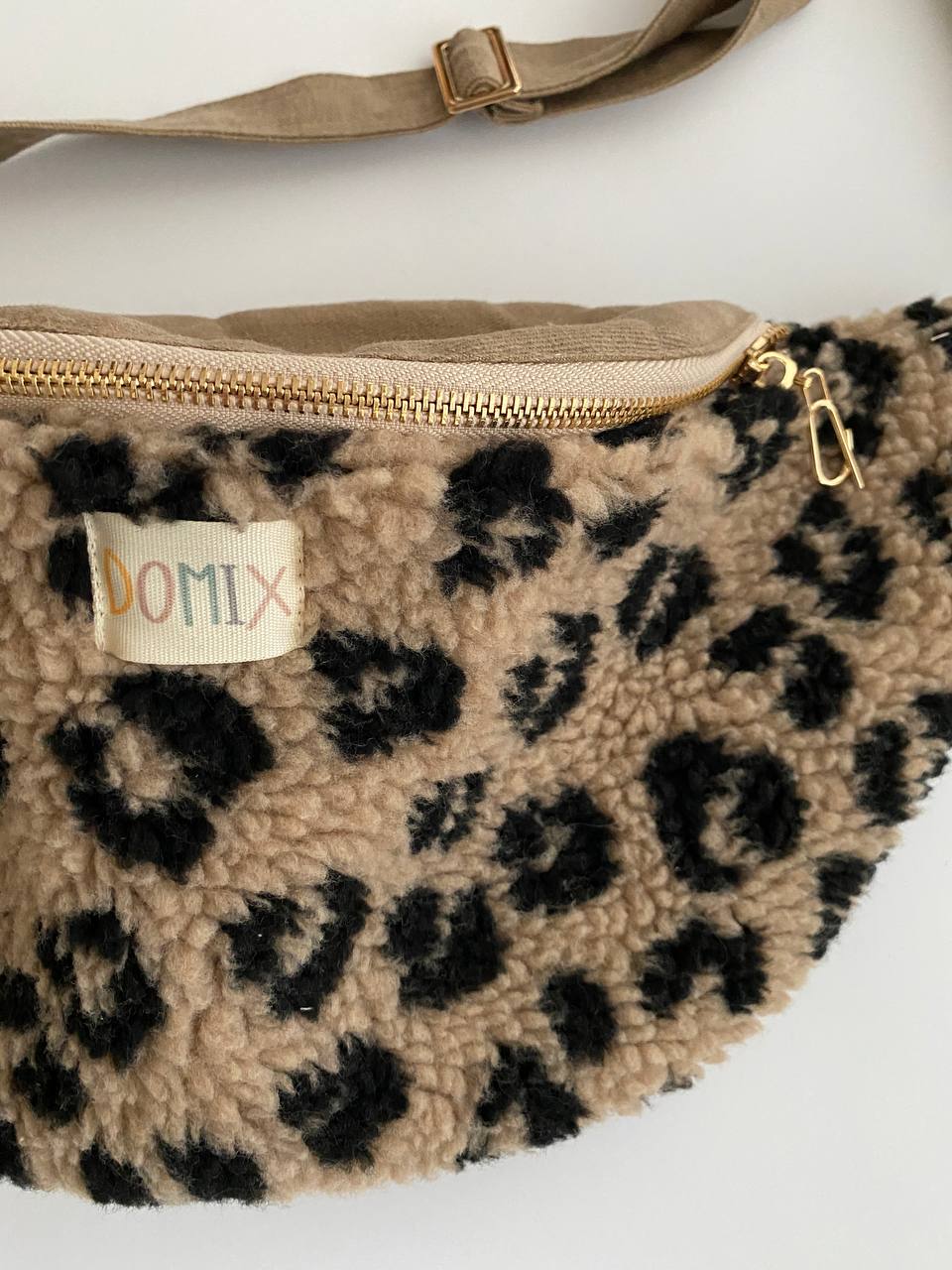 ✨ Leopard Sherpa Belt Bag — DomixDesign (Handmade) - Domix
