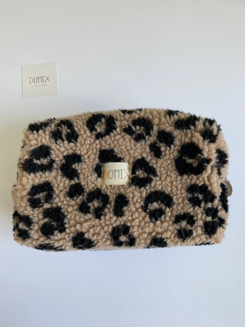 Trousse de Toilette Beige Léopard Teddy – Pochette Maquillage avec Doublure Imperméable | DOMIX