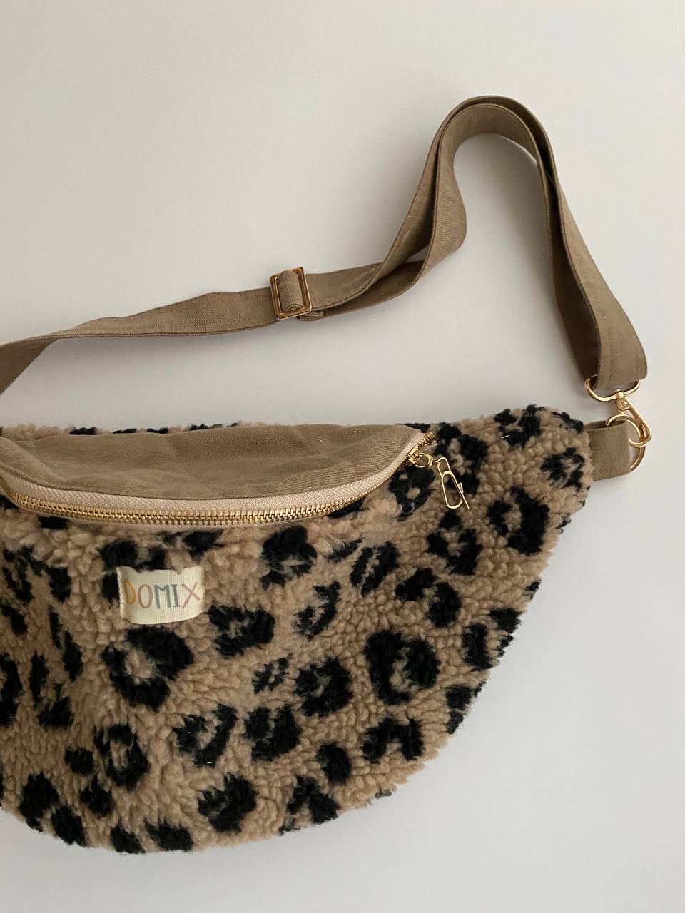 ✨ Leopard Sherpa Belt Bag — DomixDesign (Handmade) - Domix