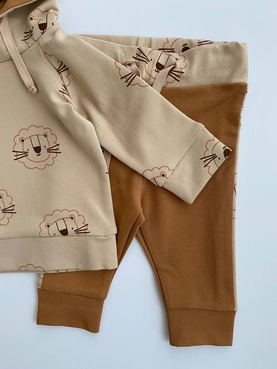 Lion Hoodie Set – Handmade Comfort for Little Explorers 🦁