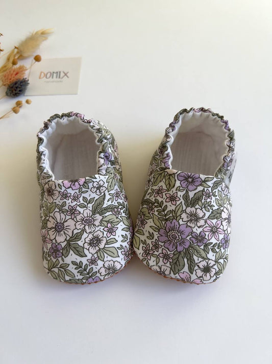 Blumen-Babyschuhe – Weiche handgefertigte Baumwollschuhe für Neugeborene