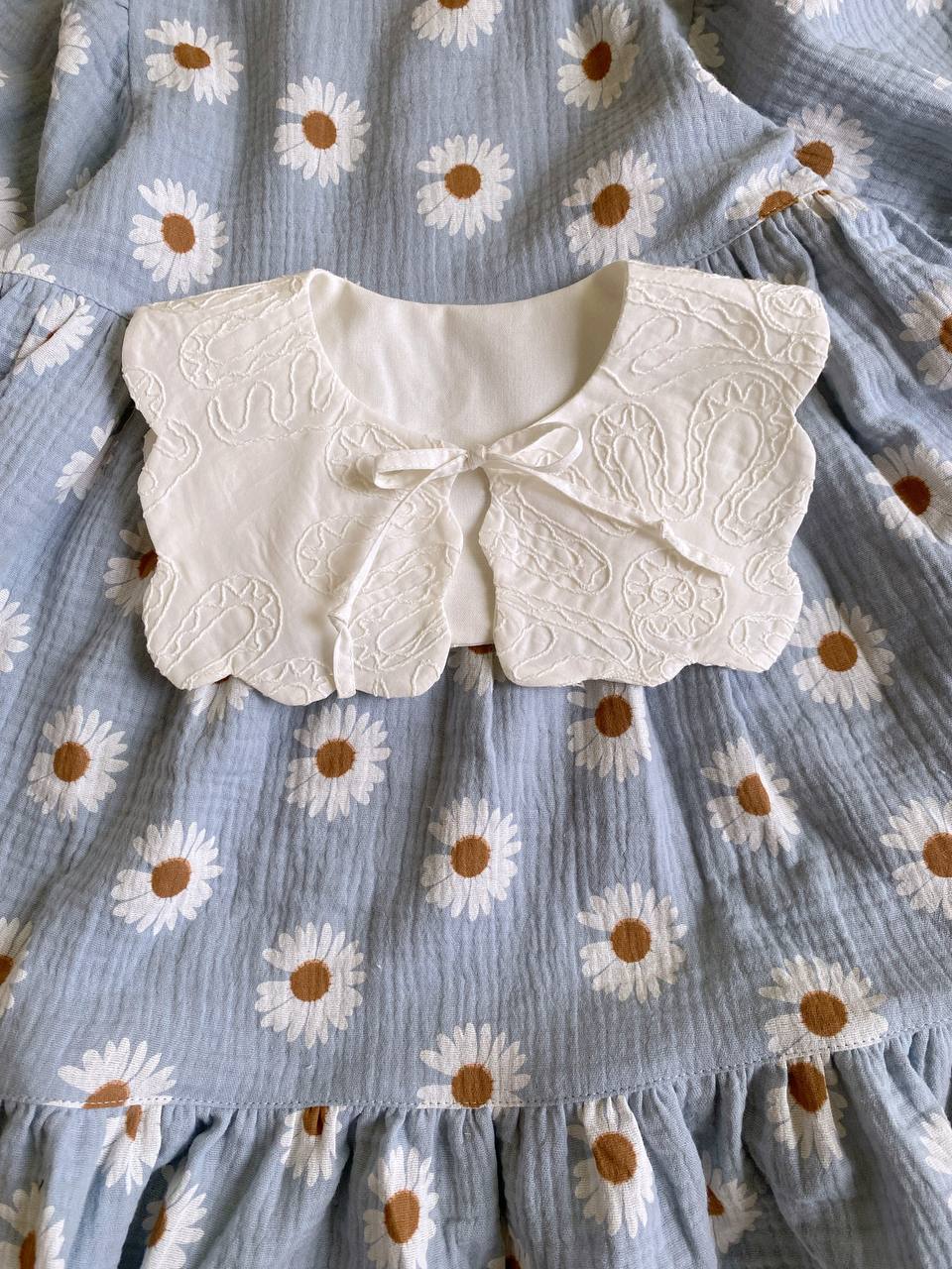 Geblümtes Musselin-Kleid mit besticktem Kragen – Baby- und Kleinkindmädchen-Kleid