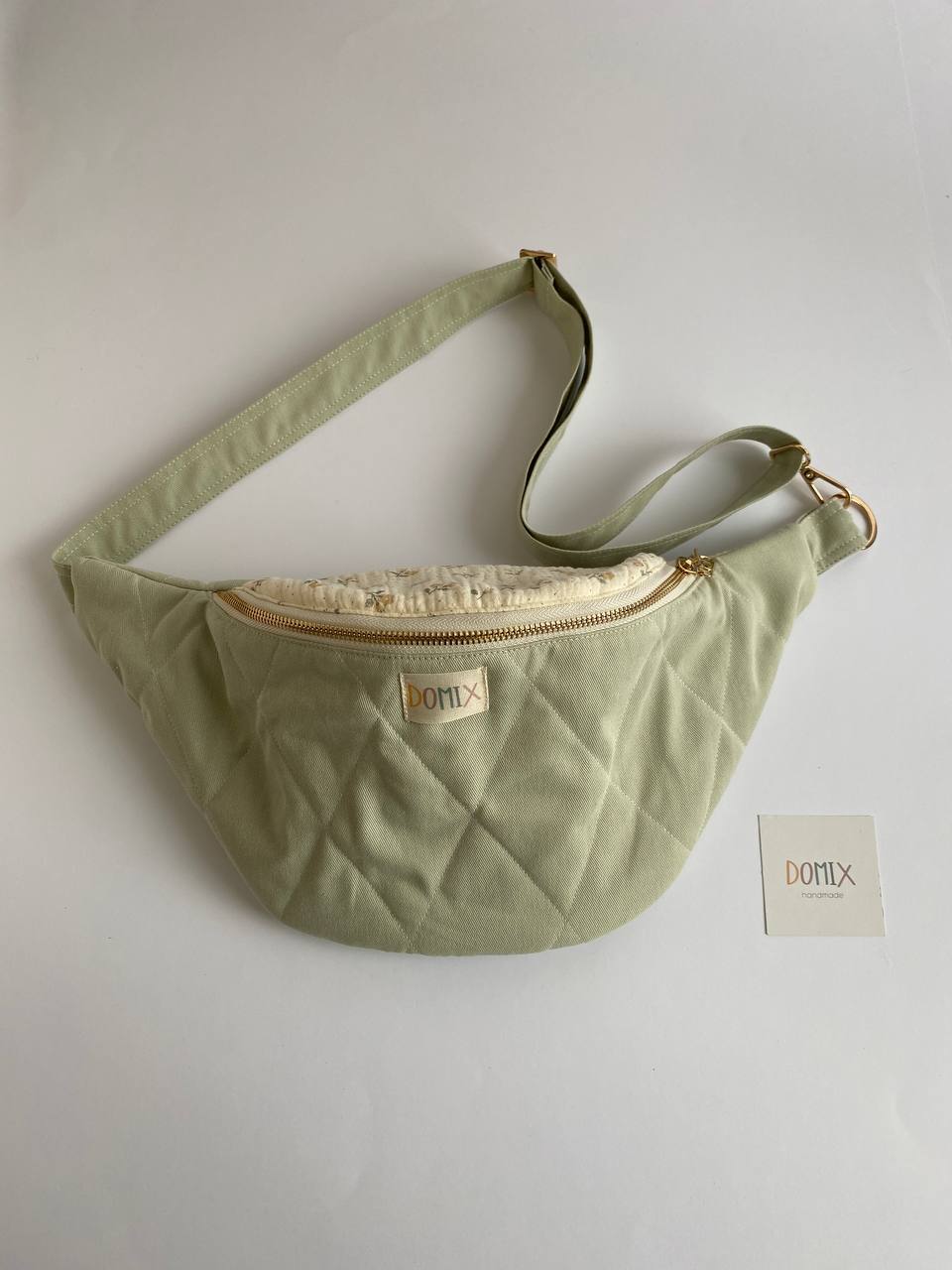 Sac banane matelassé fait main – Coton à motif floral vert sauge | Sac banane croisé minimaliste