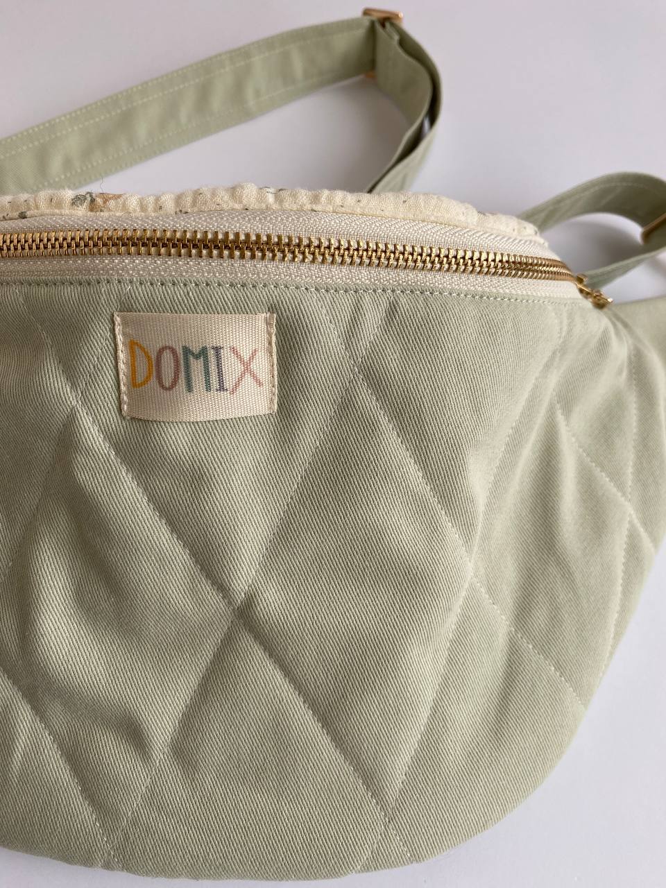 Sac banane matelassé fait main – Coton à motif floral vert sauge | Sac banane croisé minimaliste