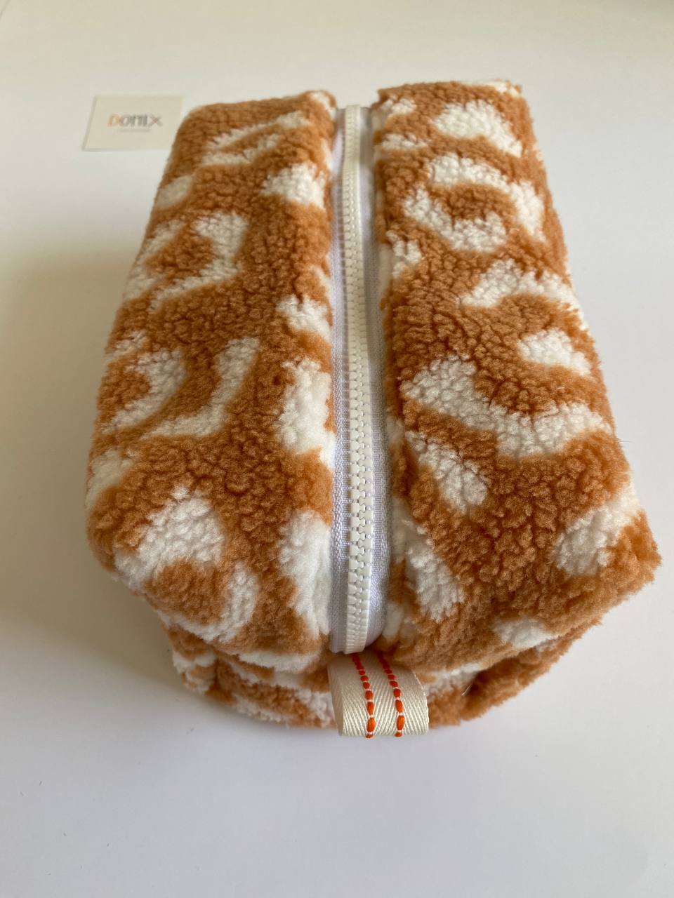 Trousse de Maquillage Léopard Teddy – Pochette Douce avec Doublure Imperméable de DOMIX