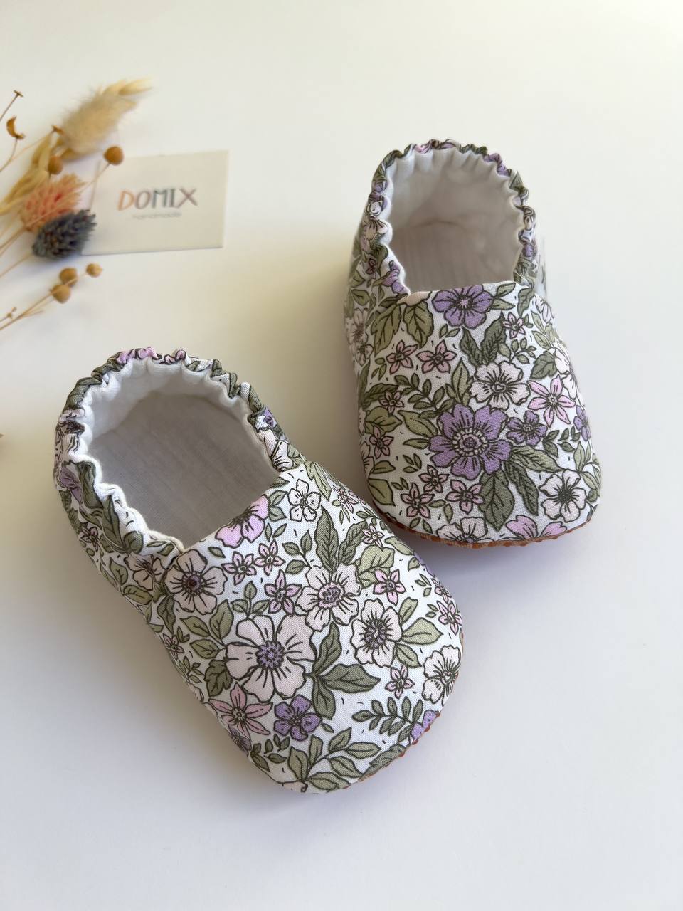 Blumen-Babyschuhe – Weiche handgefertigte Baumwollschuhe für Neugeborene